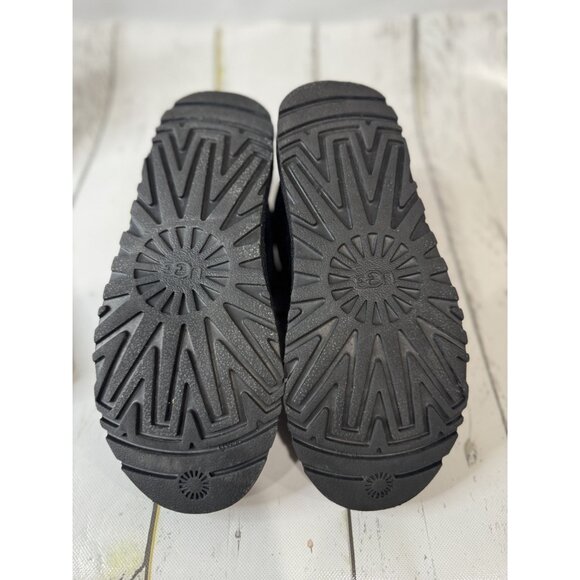 Ugg Neumel Black Suede Chukka Boots Size 8 Lace-Up Casual Shoes - Picture 5 of 6